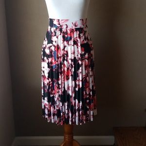 🎉SALE🎉 Covington Pleated Floral Skirt